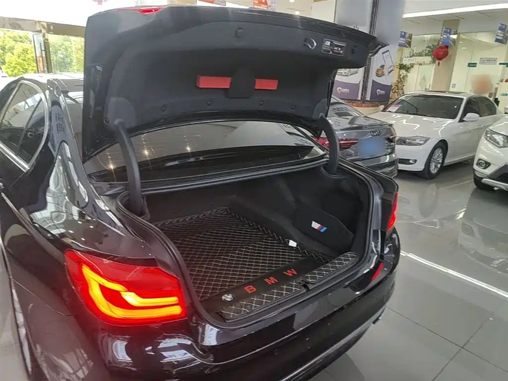 BMW 5 Series 2019 Facelift 530Li Exclusive Luxury Package купить на сайте DeffCars