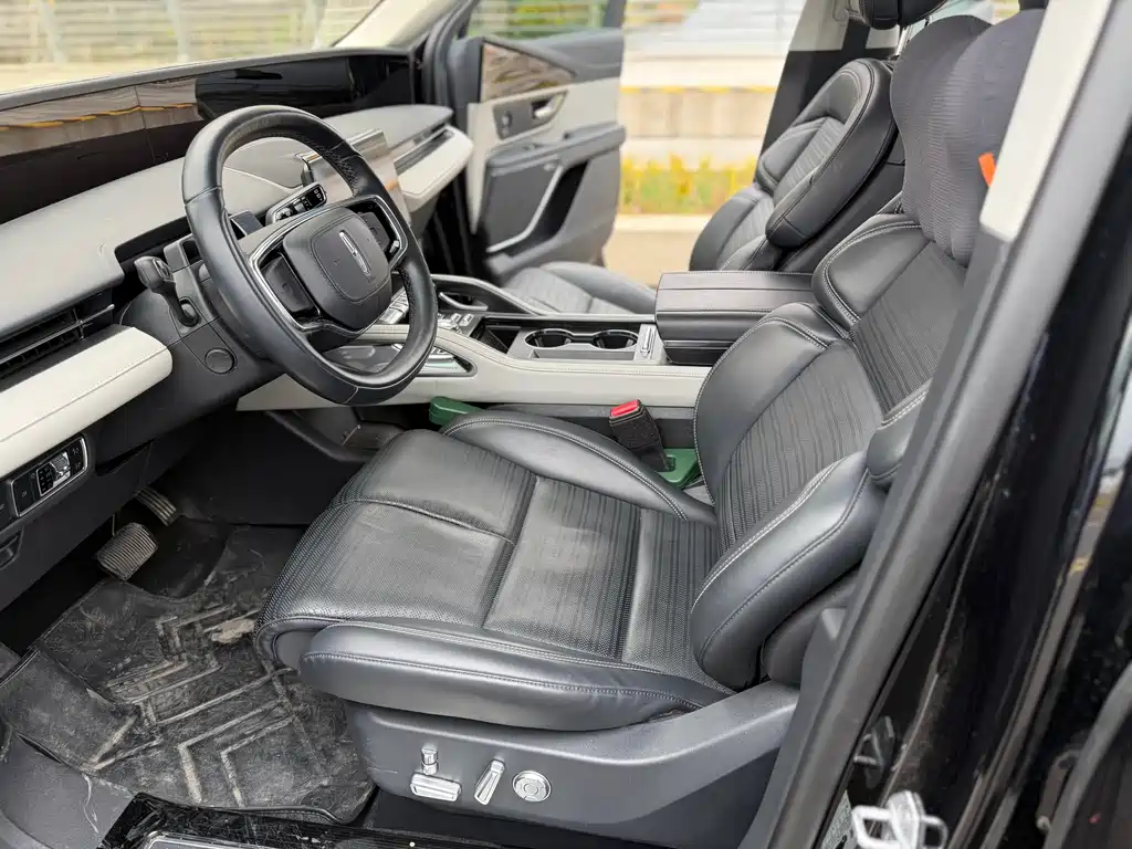 Voyager 2023 2.0T four-wheel drive Zunrui version купить на сайте DeffCars