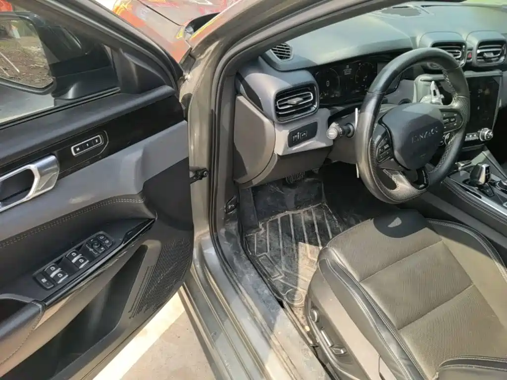 Lynk & Co 03 2022 2.0TD DCT Pro купить на сайте DeffCars
