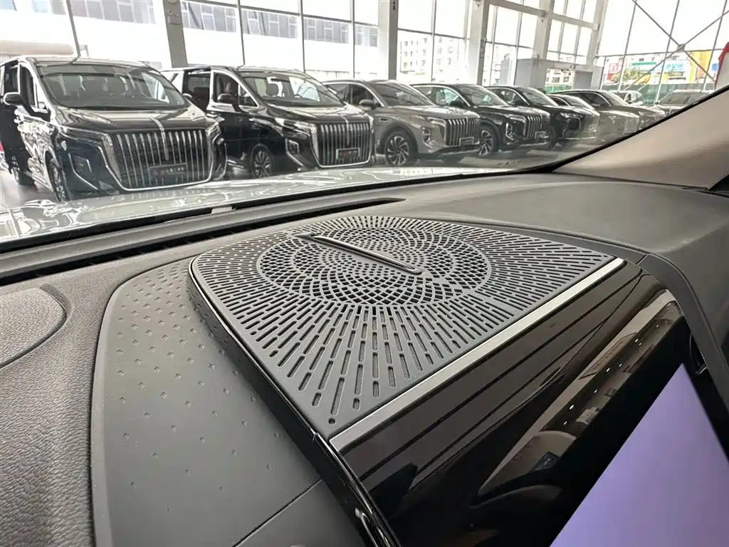 Hongqi HS3 PHEV 2025 model 117km Jinwei PLUS version купить на сайте DeffCars
