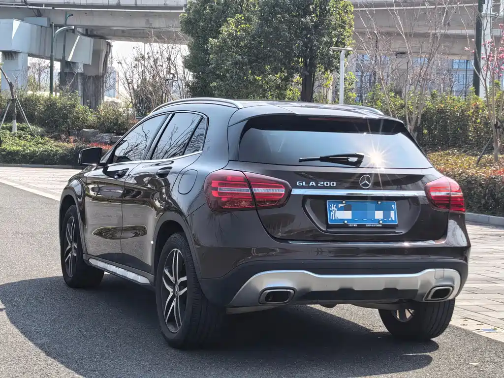 Mercedes-Benz GLA 2017 GLA 200 Fashion Model купить на сайте DeffCars