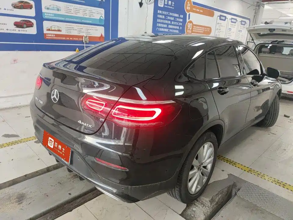 Mercedes-Benz GLC Coupe 2021 GLC 260 4MATIC Coupe SUV купить на сайте DeffCars