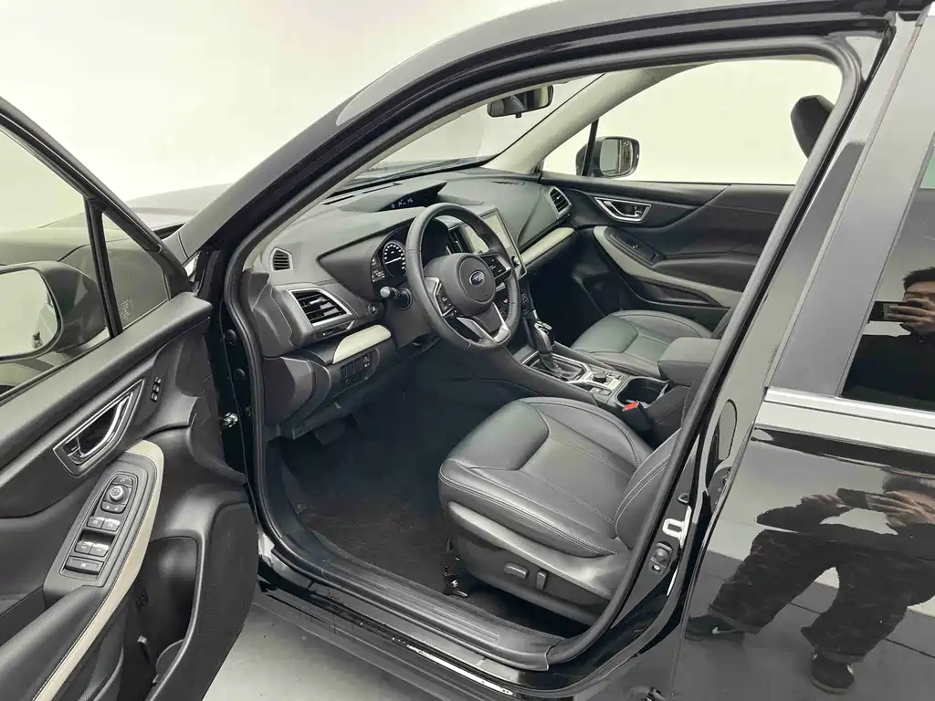 Forester 2022 2.0i AWD Deluxe Edition купить на сайте DeffCars