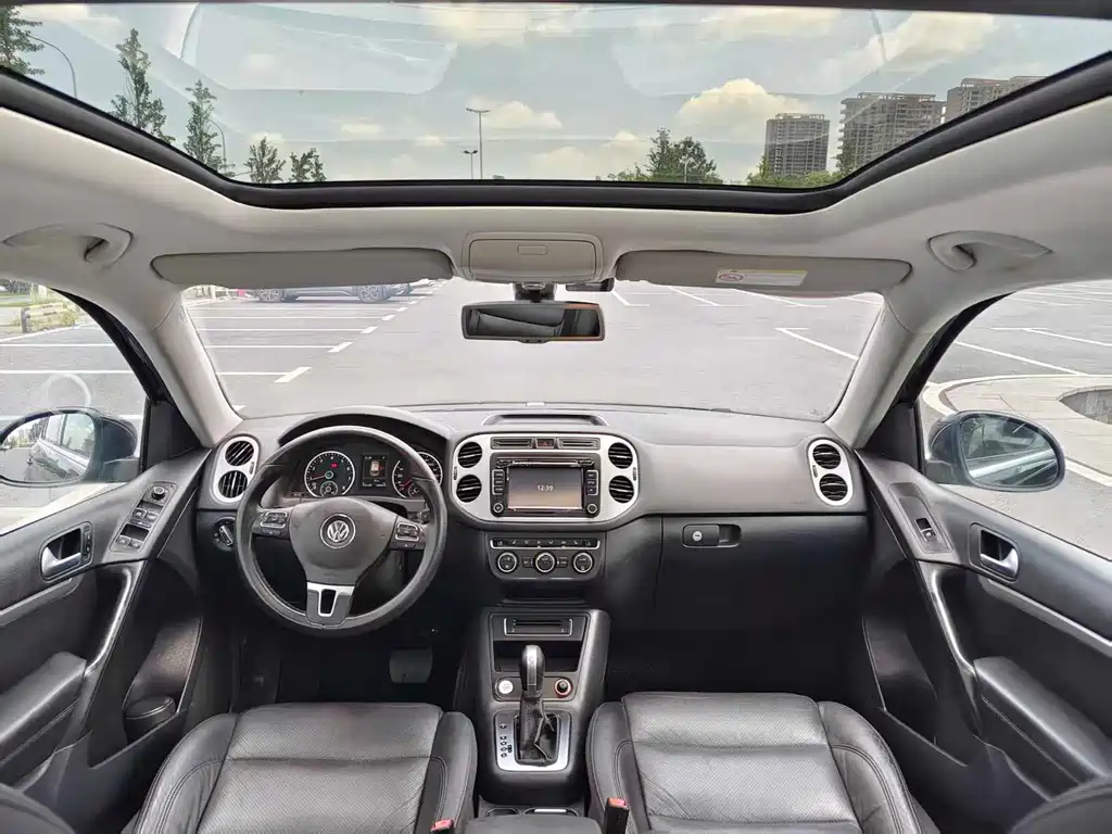 Tiguan 2015 1.8TSI automatic two-wheel drive luxury model купить на сайте DeffCars