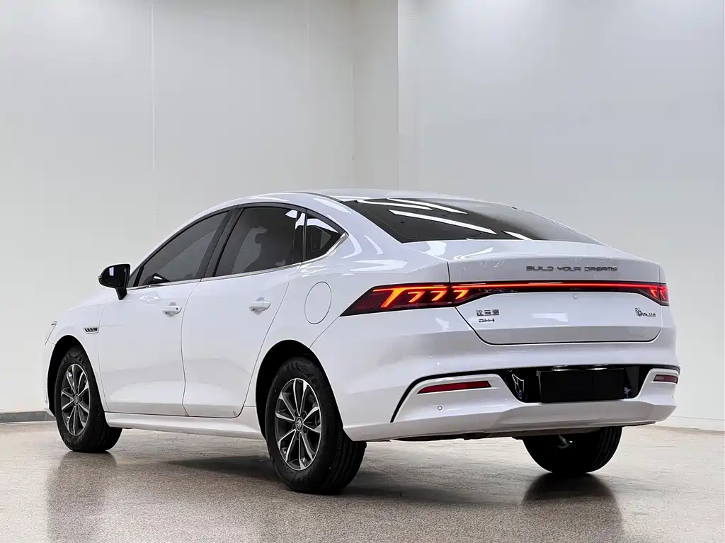 Qin PLUS 2024 Honor Edition DM-i 55KM Leading Type купить на сайте DeffCars