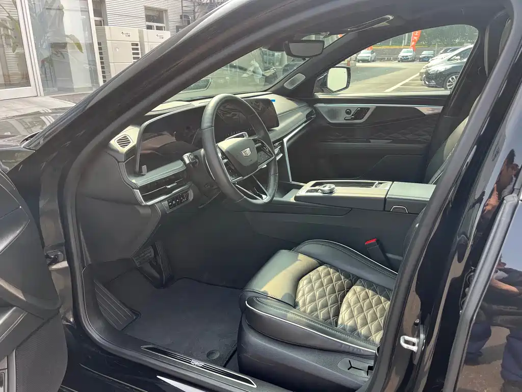 Cadillac CT6 2023 28T Platinum Type купить на сайте DeffCars