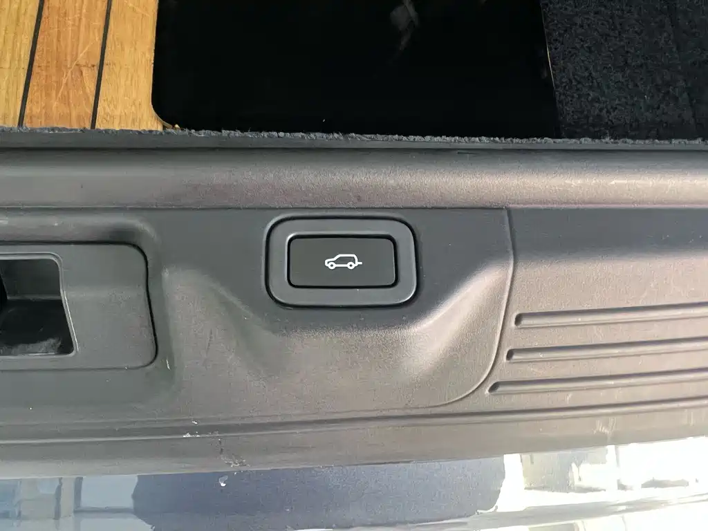 Range Rover 2021 3.0 L6 Legend Extended Classic Edition купить на сайте DeffCars