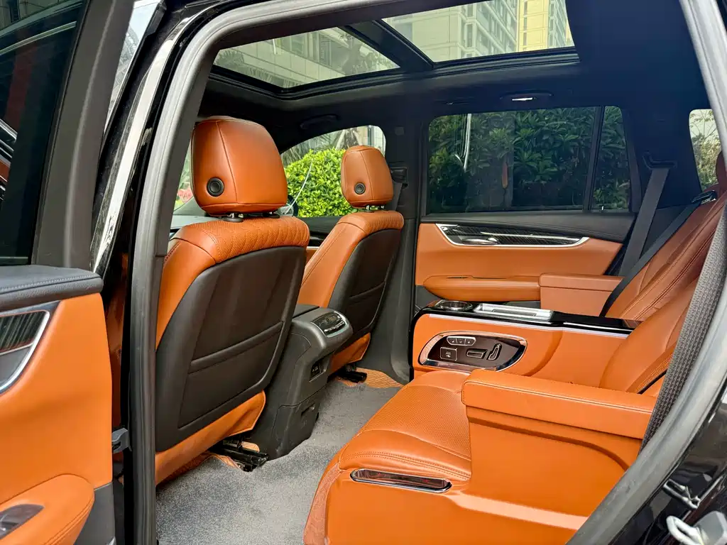 Cadillac XT6 2020 28T six-seat luxury model купить на сайте DeffCars