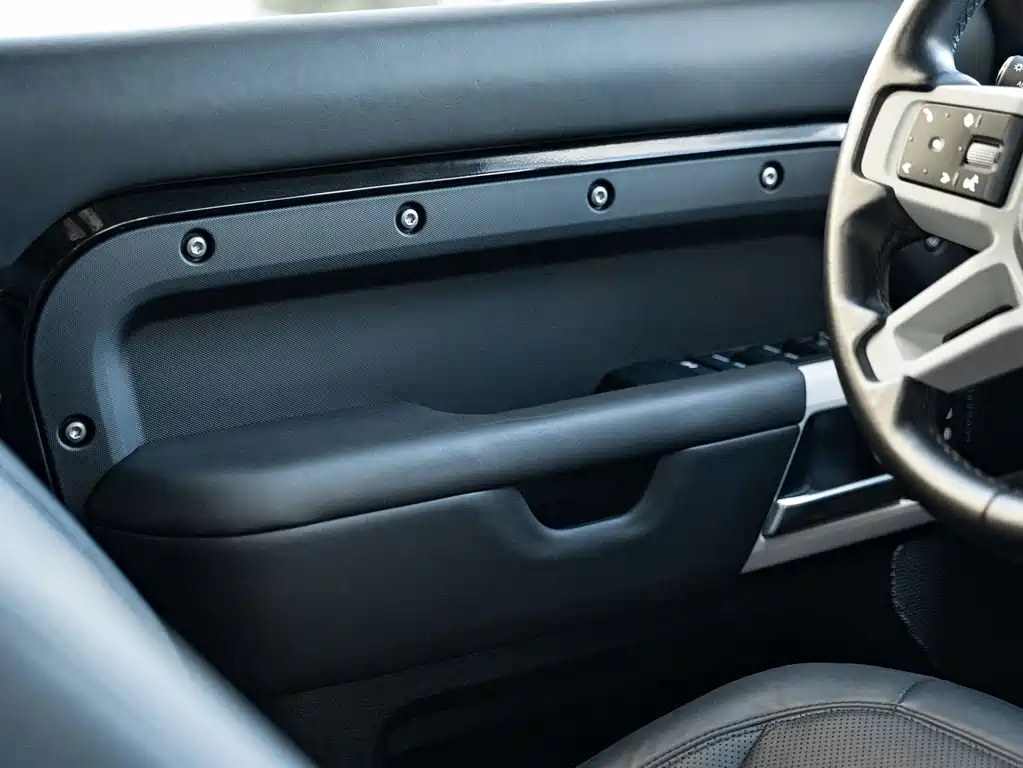 Land Rover Defender 2022 110 P400 Dark Special Edition купить на сайте DeffCars