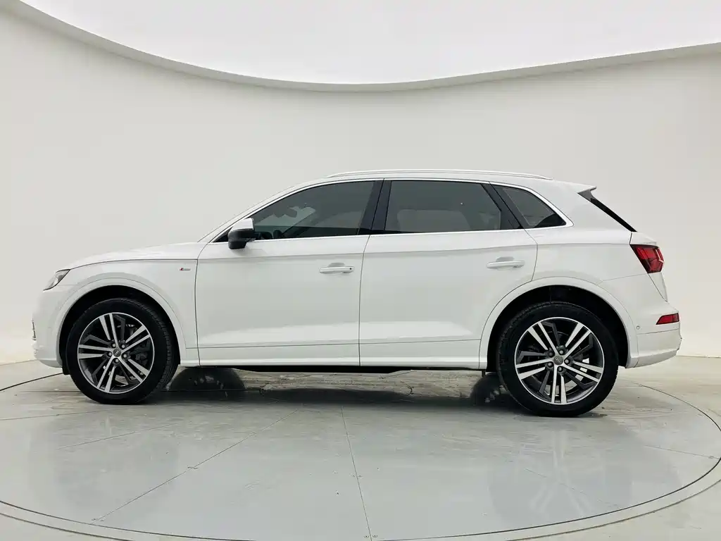 Audi Q5L 2020 45 TFSI exclusive and fashionable model купить на сайте DeffCars