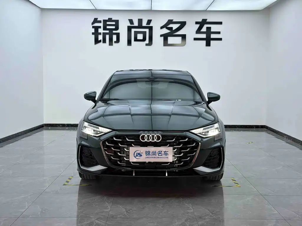 Audi A3 2026 Sportback 35TFSI Flying Spur Exclusive Model купить на сайте DeffCars