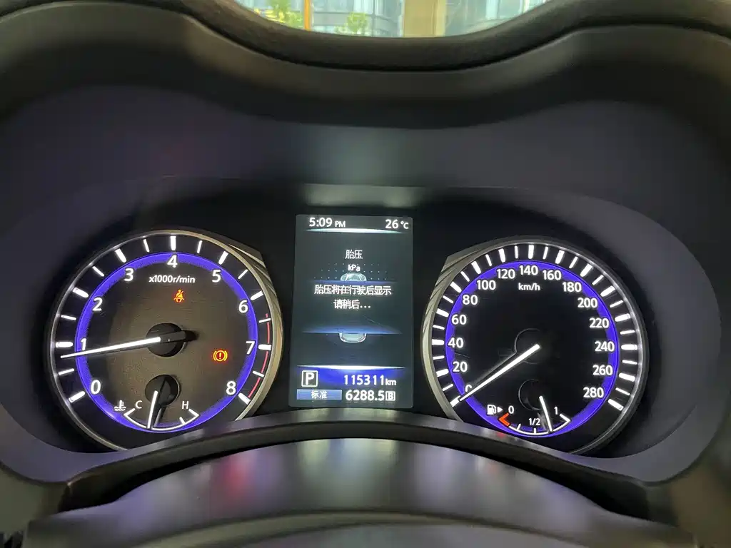 Infiniti Q50L 2015 2.0T Luxury Edition купить на сайте DeffCars