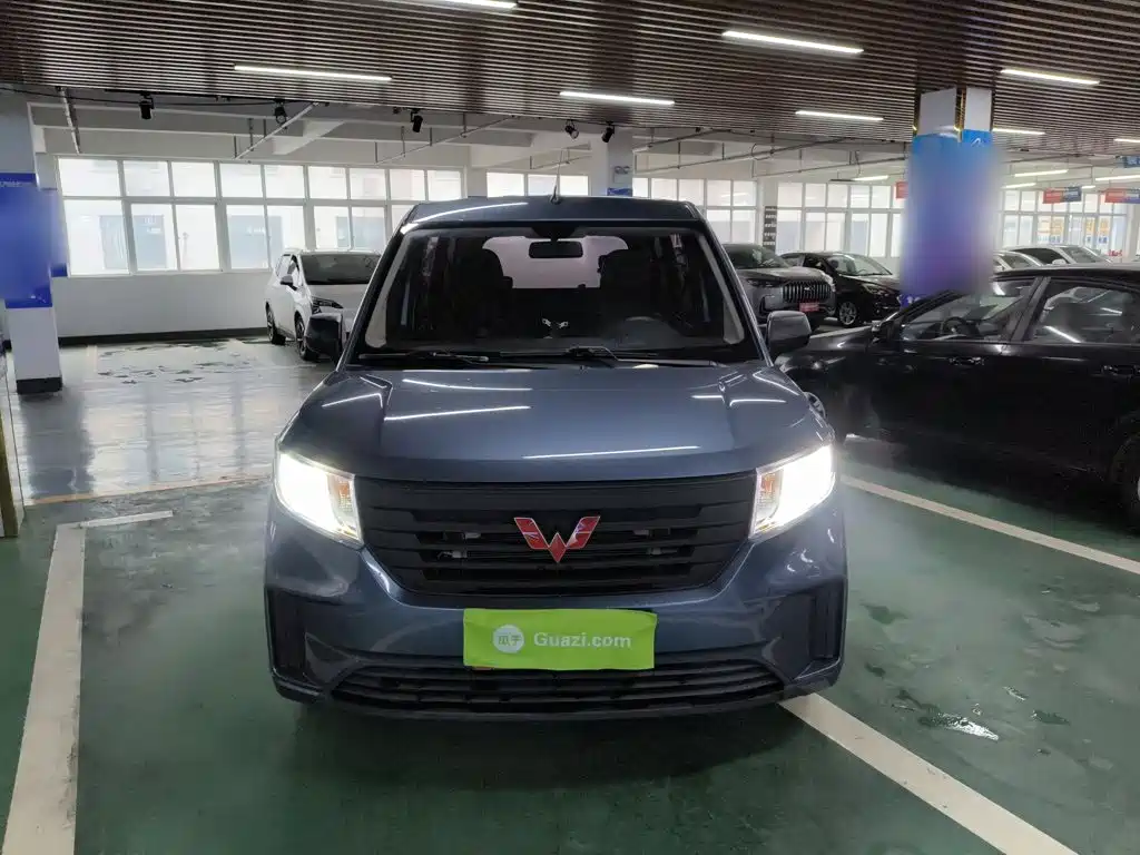 Wuling Hongguang PLUS 2020 1.5L manual standard type 5 seats купить на сайте DeffCars