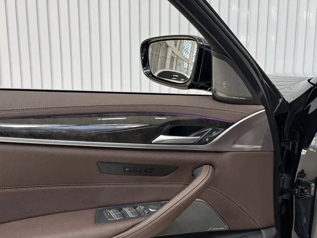 BMW 5 Series 2020 525Li M Sports Package купить на сайте DeffCars