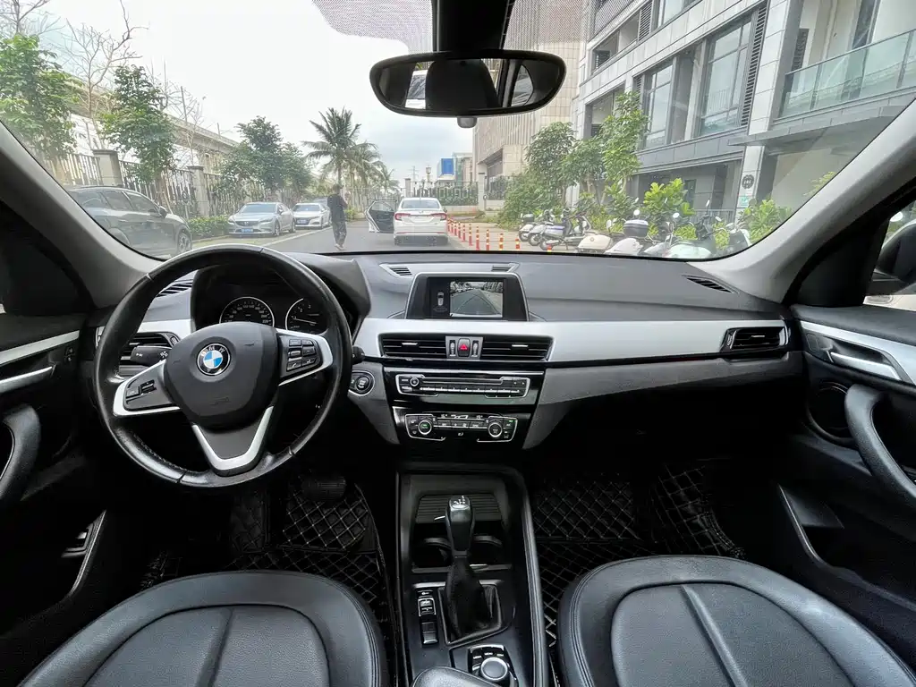 BMW X1 2018 sDrive20Li Leading Model купить на сайте DeffCars