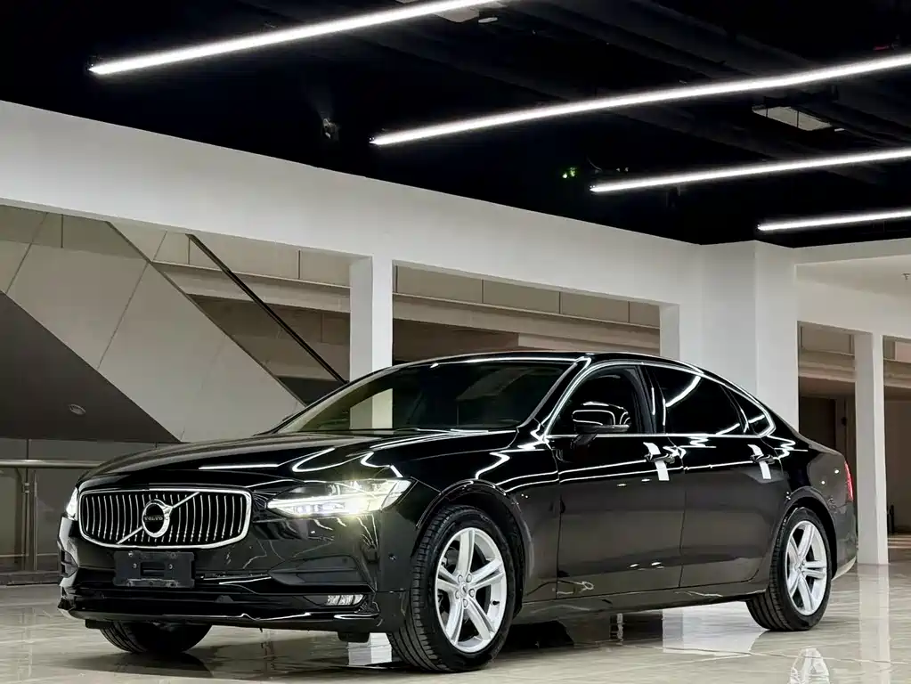 Volvo S90 2018 T4 Zhiyuan Edition купить на сайте DeffCars