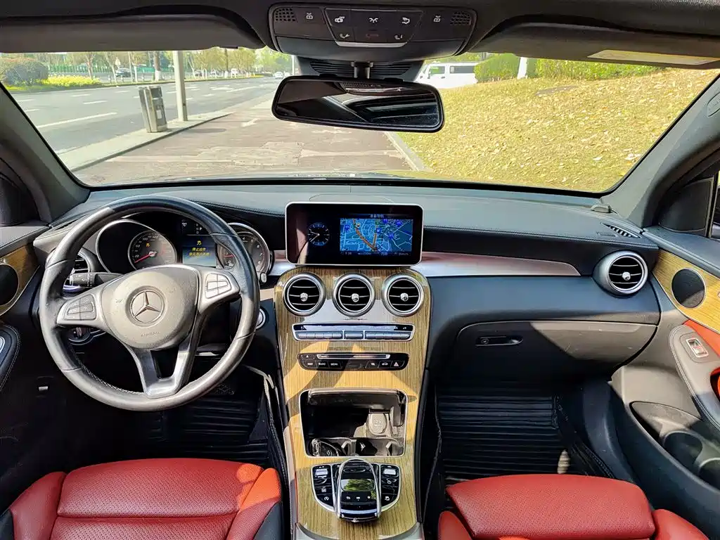 Mercedes-Benz GLC Coupe 2019 GLC 260 4MATIC Coupe SUV купить на сайте DeffCars