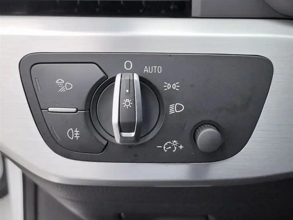 Audi A4L 2019 40 TFSI Fashion Type National V купить на сайте DeffCars