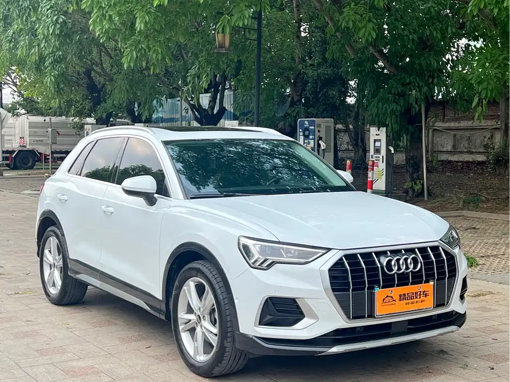 Audi Q3 2022 35 TFSI Fashionable and Elegant купить на сайте DeffCars