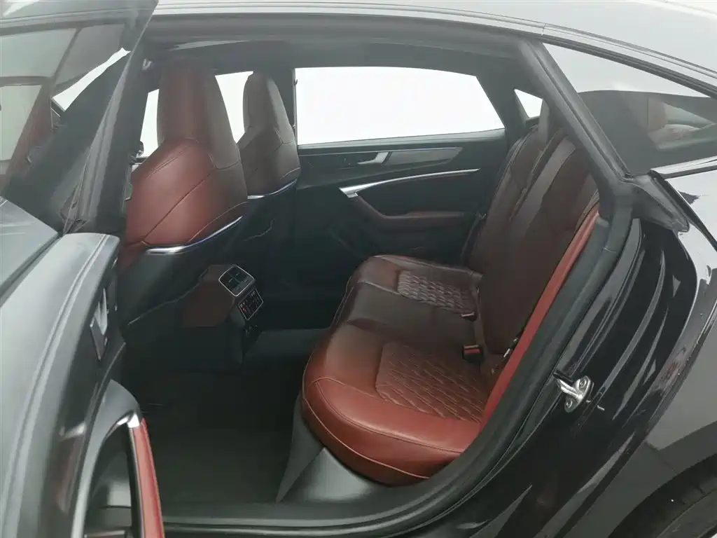 Audi A7L 2024 45 TFSI quattro Black Warrior Edition купить на сайте DeffCars