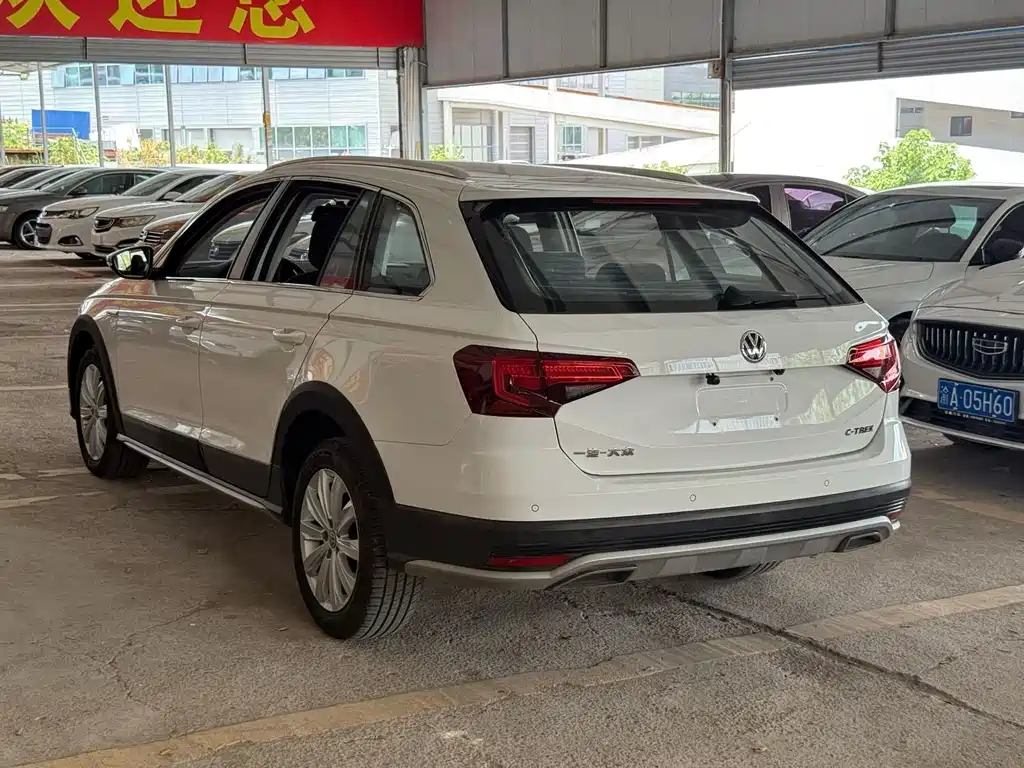 C-TREK Weiling 2018 1.5L automatic fashion model купить на сайте DeffCars