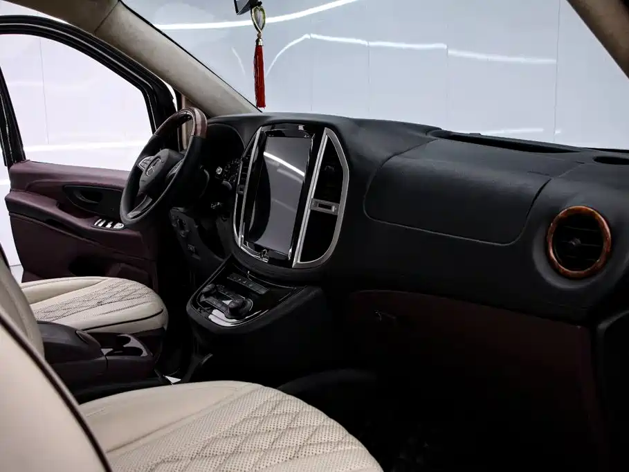 Vito 2018 2.0T Elite Edition 7 seats National V купить на сайте DeffCars