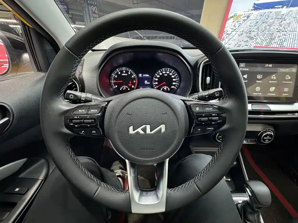 Yipao 2021 1.4L CVT Fun Sunroof Model купить на сайте DeffCars