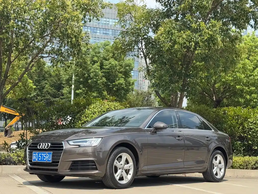 Audi A4L 2017 40 TFSI Fashion Type купить на сайте DeffCars