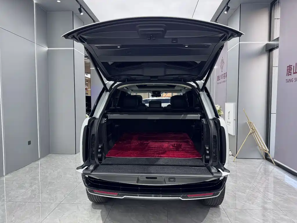 Range Rover 2023 3.0 L6 400PS Seven-seater Extended Edition купить на сайте DeffCars
