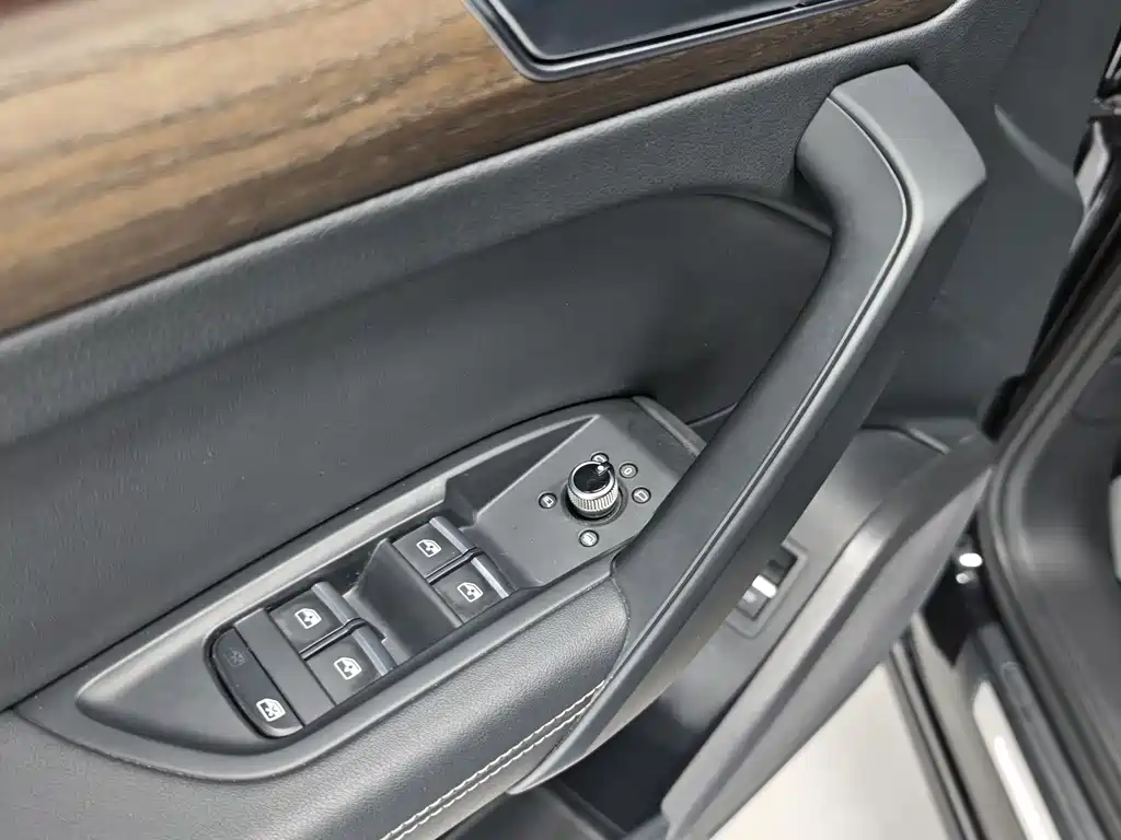 Audi Q5L 2022 40T luxury and elegant model купить на сайте DeffCars