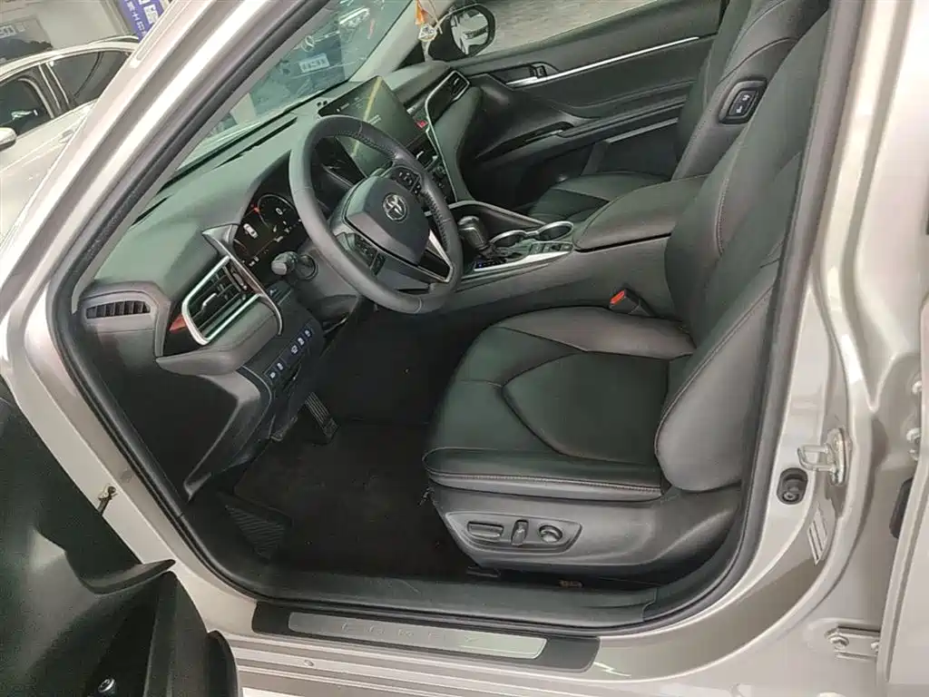 Camry 2021 2.5G Deluxe Edition купить на сайте DeffCars