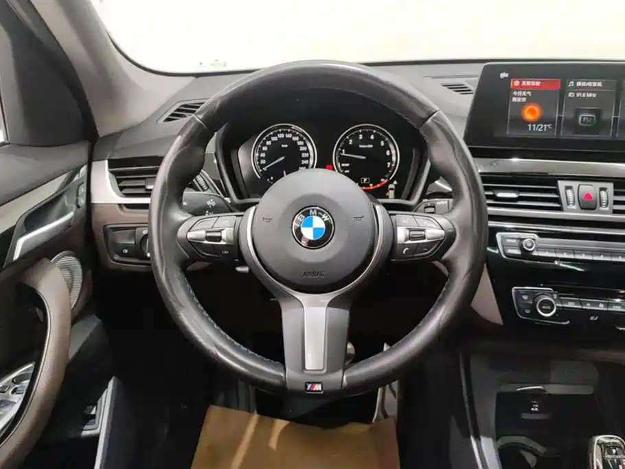 BMW X1 2022 sDrive25Li Leading Model купить на сайте DeffCars