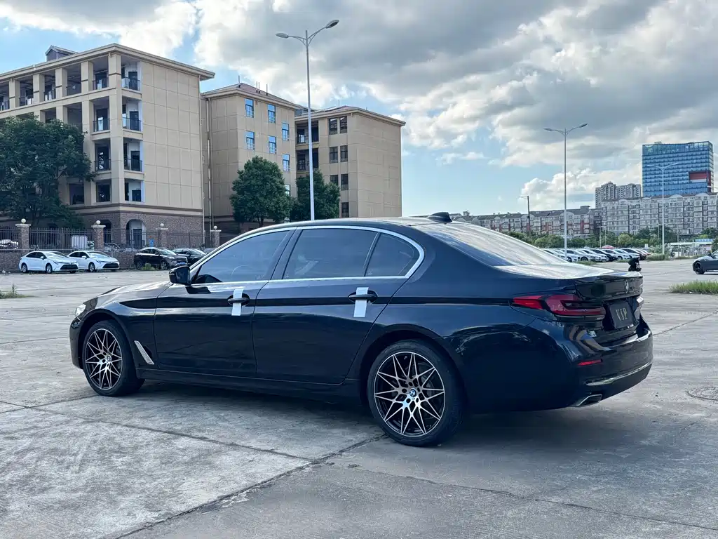 BMW 5 Series 2023 530Li Leading Luxury Package купить на сайте DeffCars