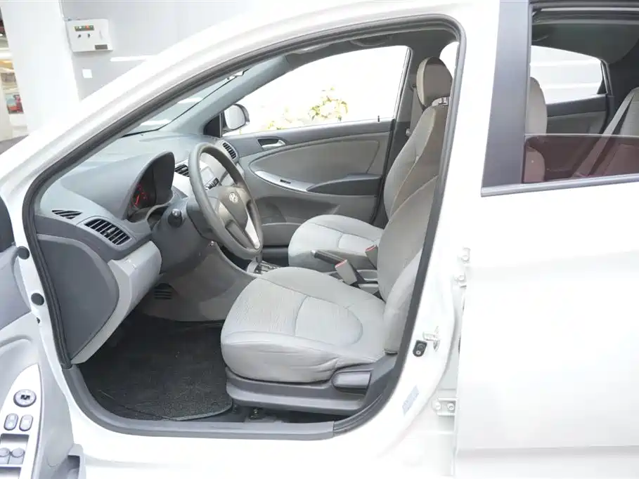 Reina 2016 1.4L automatic fashionable GS купить на сайте DeffCars