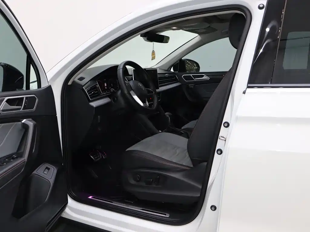 Tiguan X 2023 facelift 330TSI two-wheel drive flagship version купить на сайте DeffCars