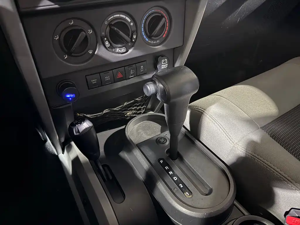Wrangler 2010 3.8L Rubicon two-door version купить на сайте DeffCars