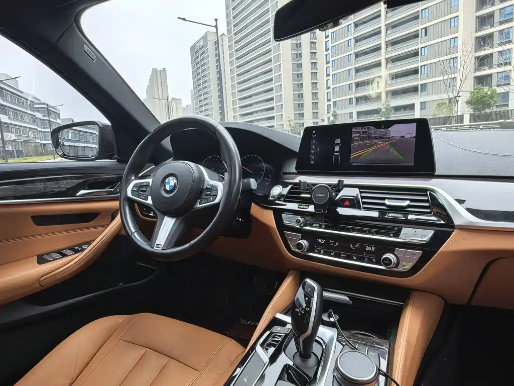BMW 5 Series 2019 facelift 530Li leading M sports package купить на сайте DeffCars