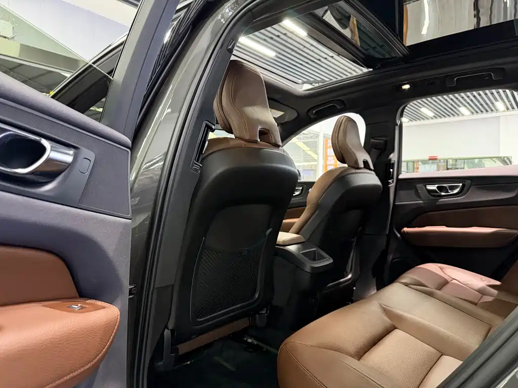 Volvo XC60 2022 B5 four-wheel drive Zhiyi Luxury Edition купить на сайте DeffCars