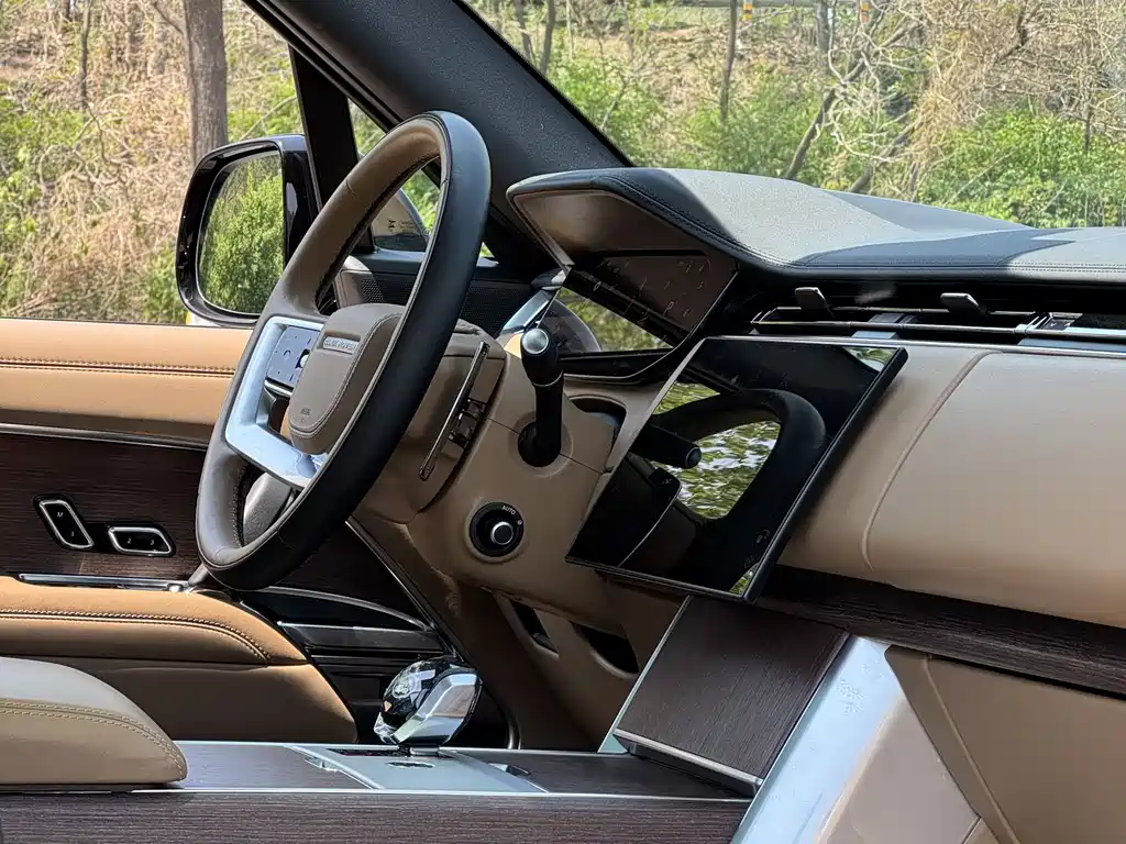 Range Rover 2024 3.0 L6 400PS Genesis Extended Edition купить на сайте DeffCars