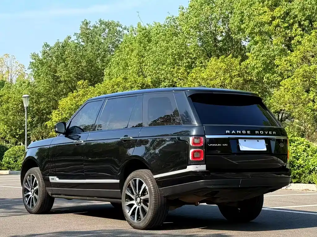 Range Rover 2014 3.0 SC V6 Vogue SE Genesis Extended Edition купить на сайте DeffCars