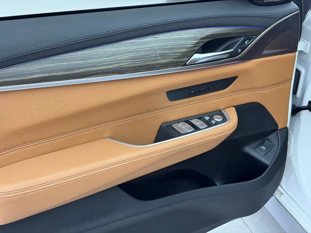 BMW 6 Series GT 2020 630i Luxury Design Package купить на сайте DeffCars