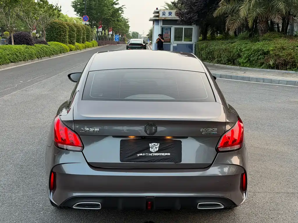 MG5 2021 facelift 300TGI DCT Green Luxury Edition купить на сайте DeffCars