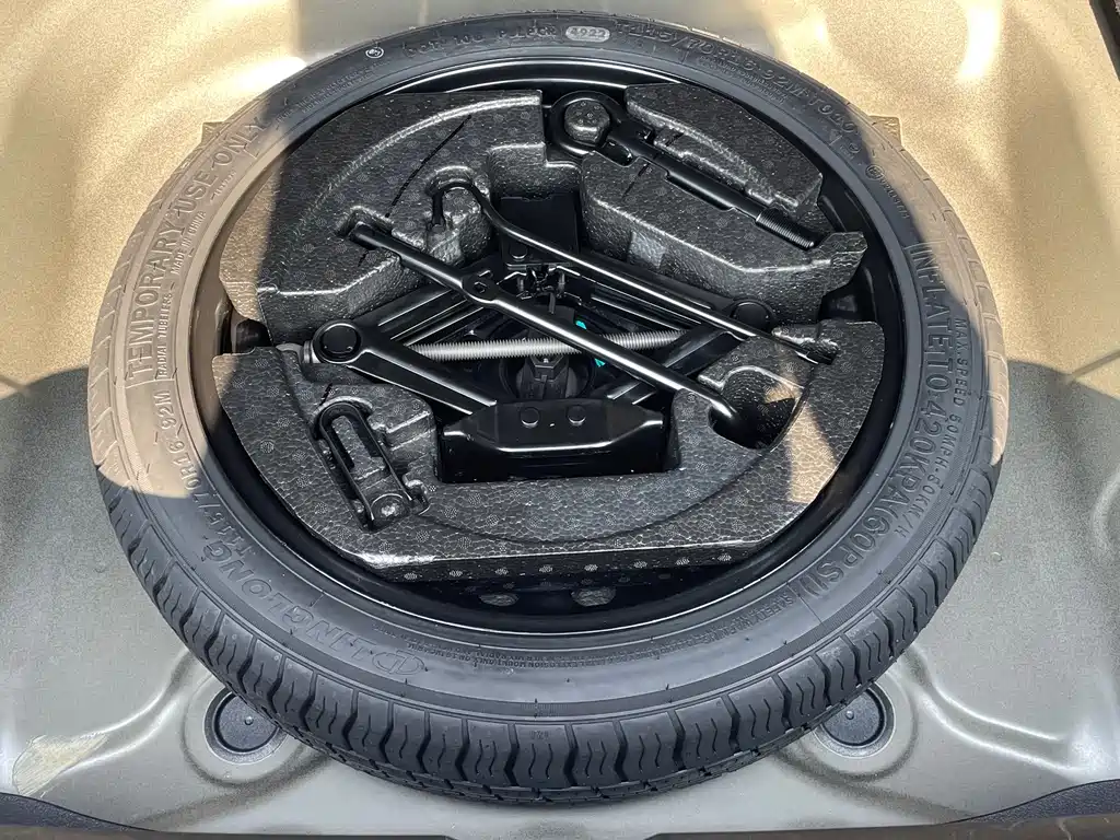 Emgrand 2023 4th Generation Champion Edition 1.5L CVT flagship model купить на сайте DeffCars