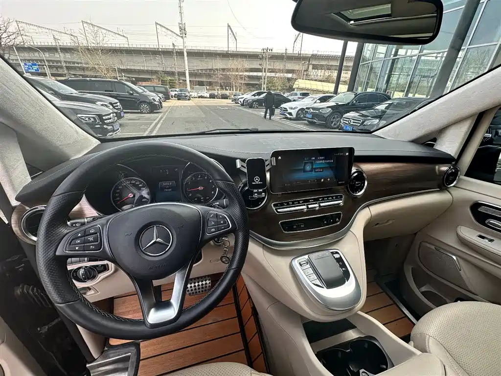 Mercedes-Benz V-Class 2022 V 260 Premium Edition купить на сайте DeffCars