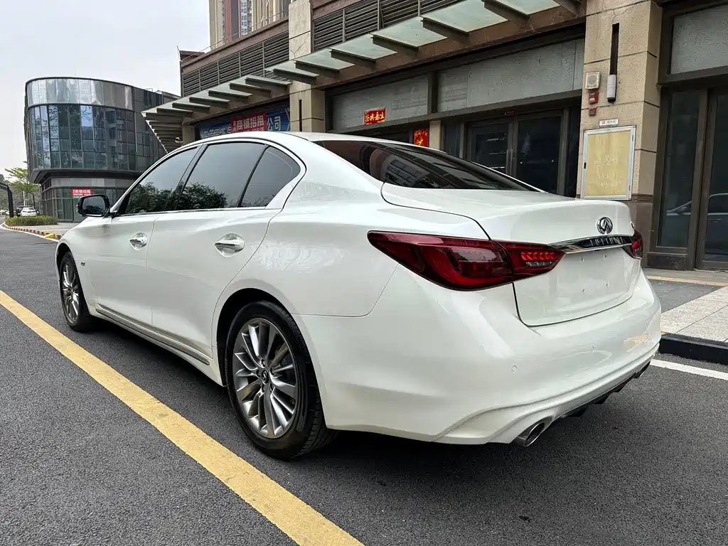 Infiniti Q50L 2018 2.0T Premium Edition National VI купить на сайте DeffCars