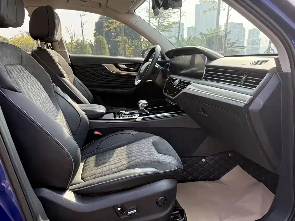 Hongqi HS5 2022 2.0T Zhilian Flagship Edition купить на сайте DeffCars