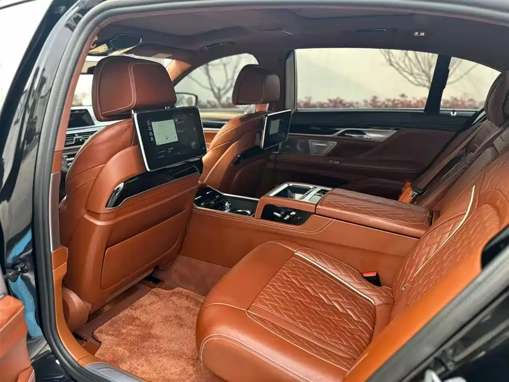 BMW 7 Series 2021 740Li xDrive Executive M Sports Package купить на сайте DeffCars