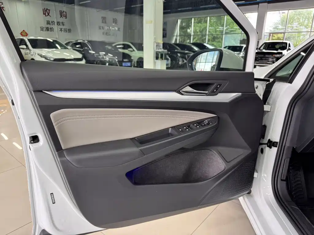 Golf 2023 facelift 280TSI DSG Pro купить на сайте DeffCars