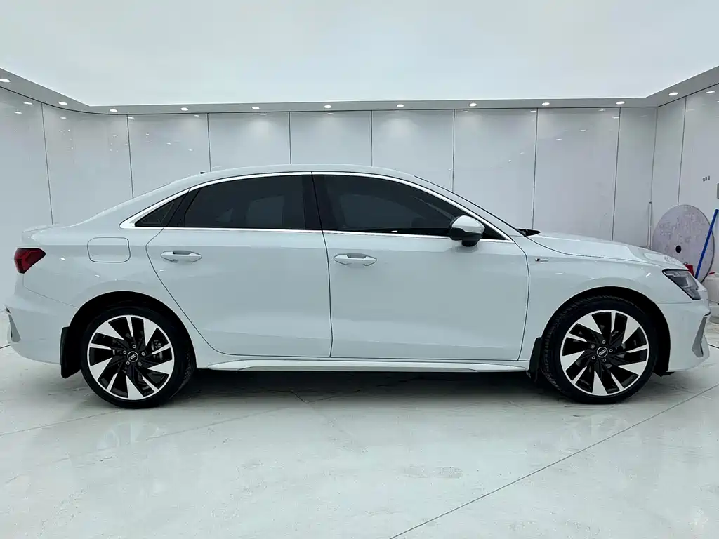 Audi A3 2022 A3L Limousine 35 TFSI Fashionable and Sporty купить на сайте DeffCars
