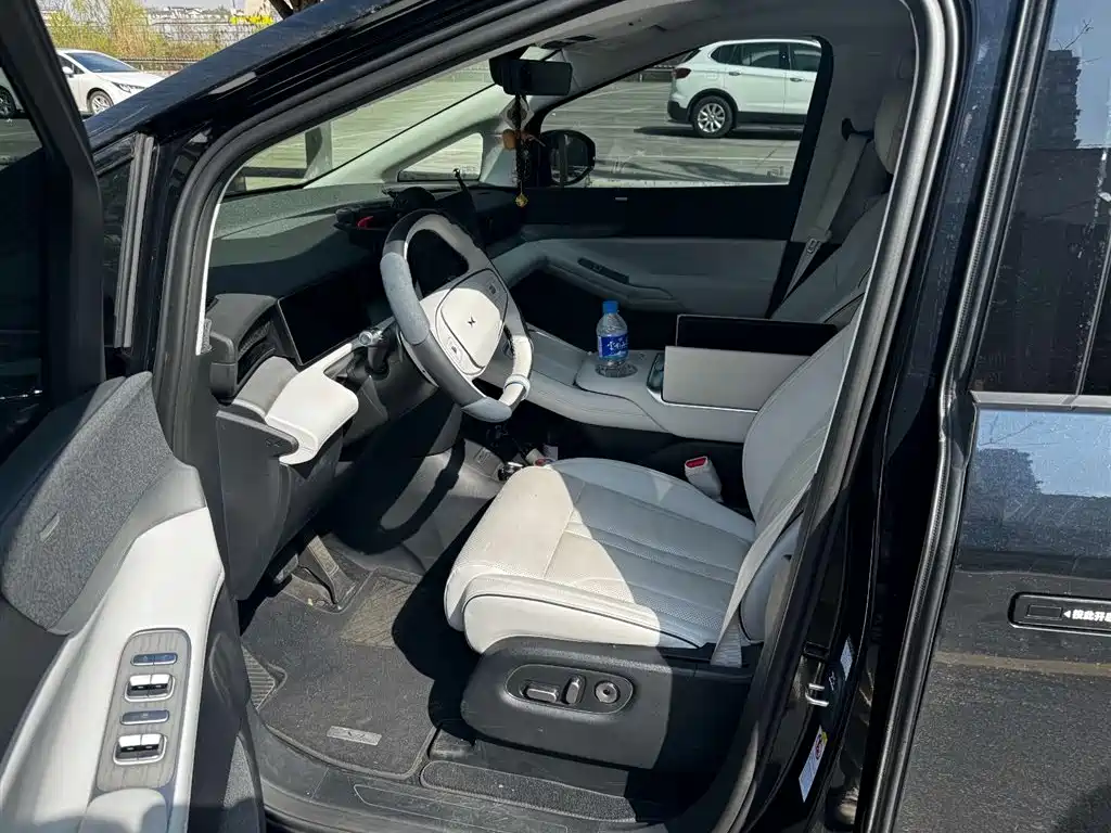 Xpeng X9 2024 model 702 super long battery life Max купить на сайте DeffCars